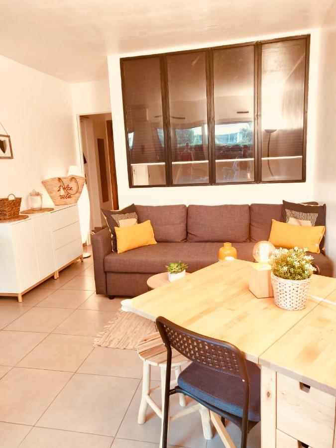 Mandelieu Grand Studio Avec Piscine Et Proche De La Mer מראה חיצוני תמונה