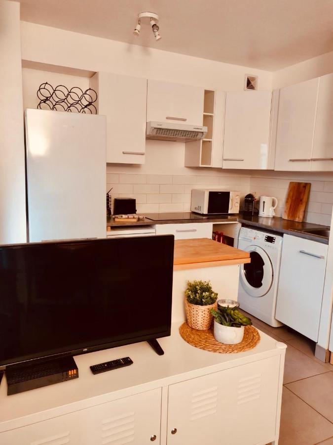 Mandelieu Grand Studio Avec Piscine Et Proche De La Mer מראה חיצוני תמונה