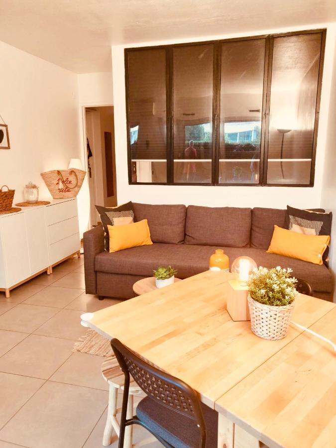Mandelieu Grand Studio Avec Piscine Et Proche De La Mer מראה חיצוני תמונה