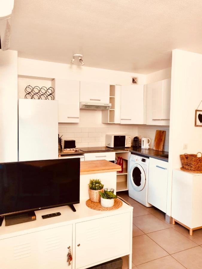 Mandelieu Grand Studio Avec Piscine Et Proche De La Mer מראה חיצוני תמונה