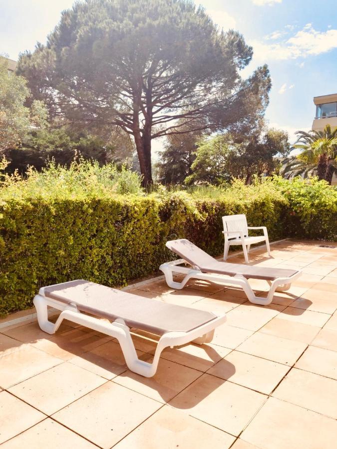 Mandelieu Grand Studio Avec Piscine Et Proche De La Mer מראה חיצוני תמונה
